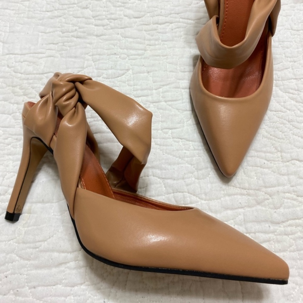 nude heel women